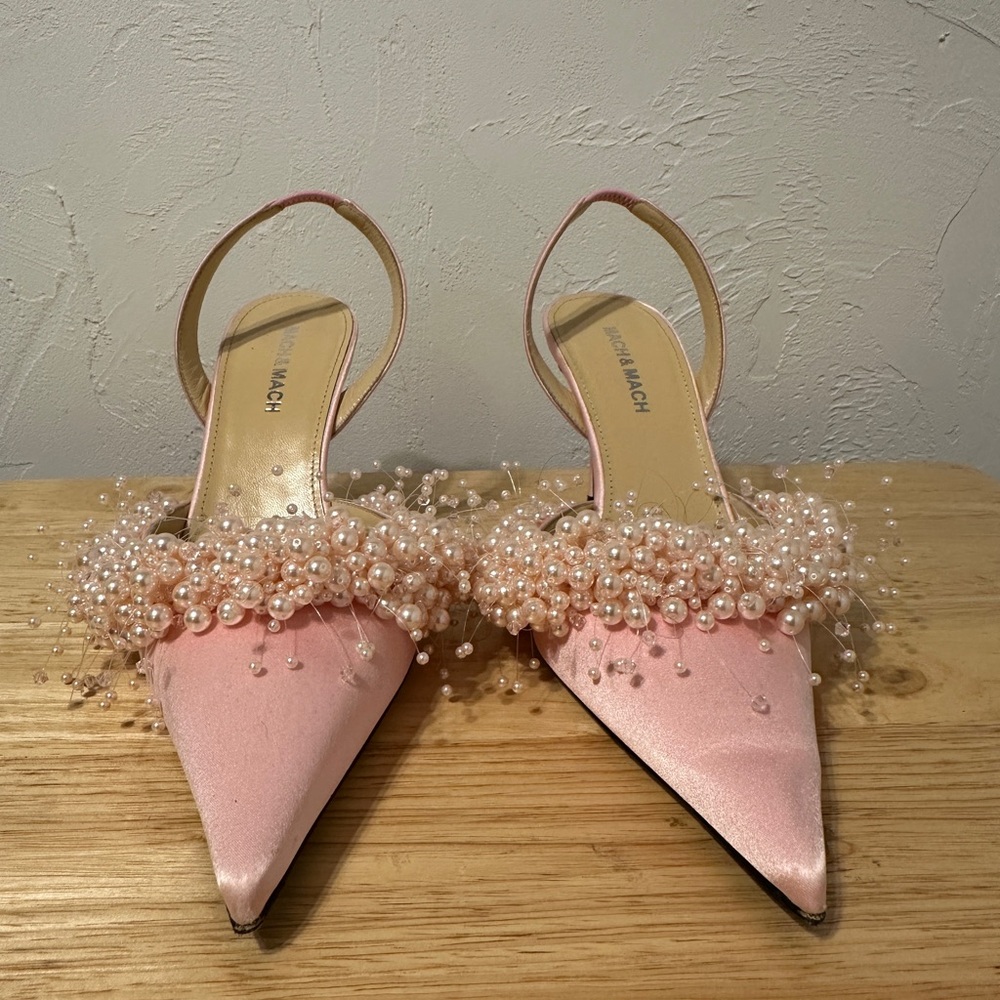 MACH & MACH Floating Pearl 85 Satin Slingback Pumps